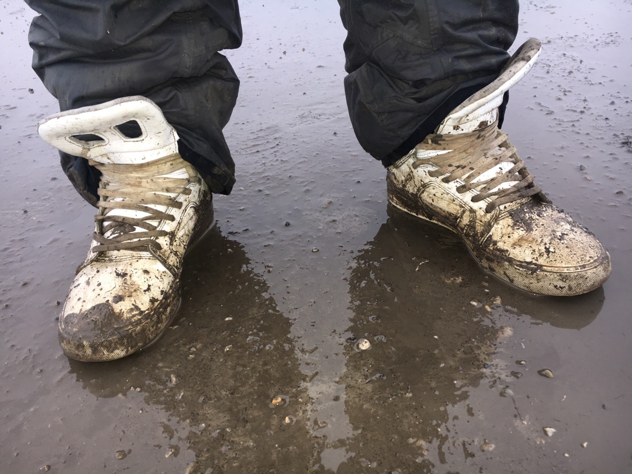 piss and mud in snowboard pants 1