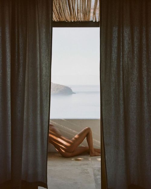 Mood #frachella #frachellamood #inspiration #bythesea #underthesun #summervibes #zihuatanejo #mexico