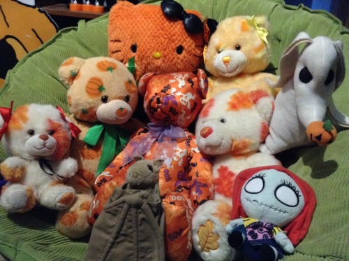 stuckinmyplaypretend:  My Halloween stuffies🎃💗 adult photos