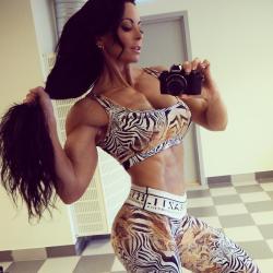masterfbb:  Zebra Friday! (45 years old muscles)