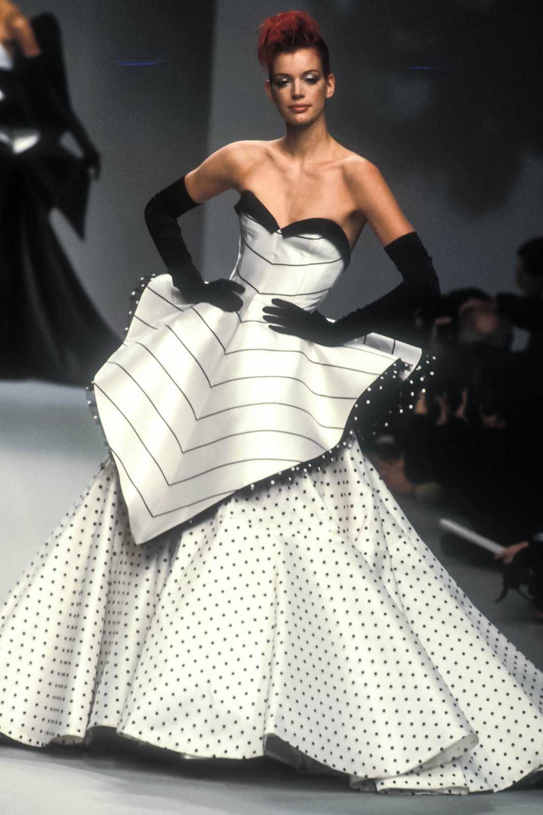 Jean-Louis Scherrer - Spring 1996 Couture [1067 x 1600] : r/fashionporn