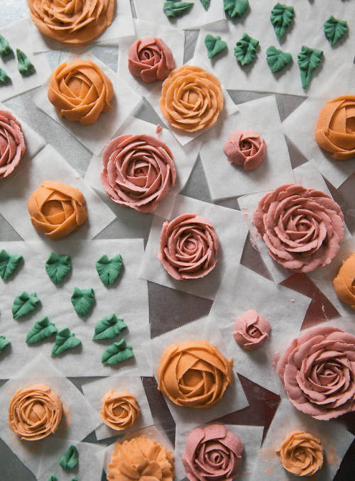 sweetoothgirl:CARROT SHEET CAKE WITH BUTTERCREAM FLOWERS AND BROWN BUTTER CREAM CHEESE FROSTING