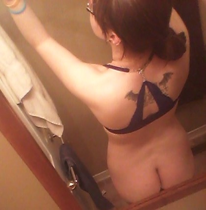 whatshermindsays:  I LOVE THIS BRA. And these pictures. And my tattoos. And my piercings.