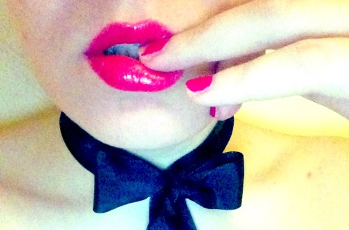 whenhedonistmetbaby:  whenhedonistmetbaby:  Present?  Red lips