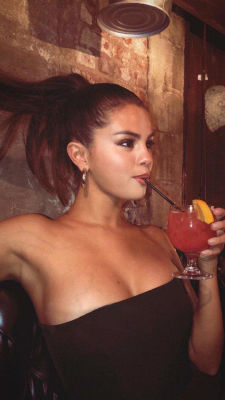 starlets: Selena Gomez