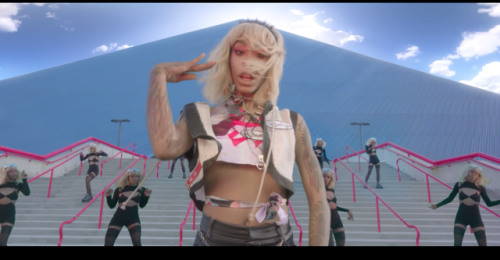 fluoresensitive: i’m obsessed with this music video!! ( rico nasty - roof )