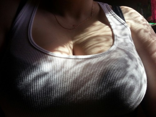 wet-n-ready:  I think today will be a tank top day  With those lovelies everyday should be a tank top day, or bra day, or rub those tites in Blakes face day.