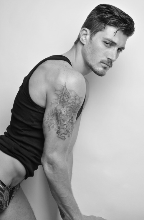1953pst:  udep:  philip muscato : udep.tumblr.com  Nice and smooth 