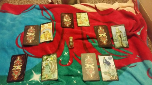 This is a spread for those who feel hopeless. I’ve placed jasper in the middle, as I was hoping for 