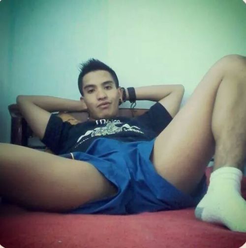 chicoscaseroshot1:  Sexy Pose!
