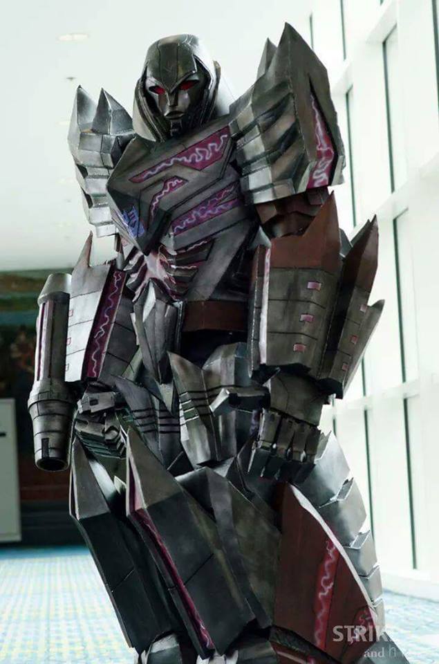 cosplay-gamers:  Transformers - Megatron Cosplay by Mike Hagy Photos by Wizard World