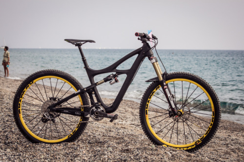 papapapapanda:  (via EWS Bike Check: Anne Caro’s Ibis 27.5 Prototype | Enduro Mountainbike Magazine)
