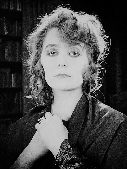 GERTRUDE WELCKER As Countess Dusy Told
