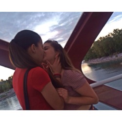 secutelesbian:  👭🌈❤