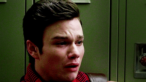 itsjustbroshelpingbros:  WHY WOULD BLAINE DATE ANYONE WOULD SCARE KURT LIKE THIS 