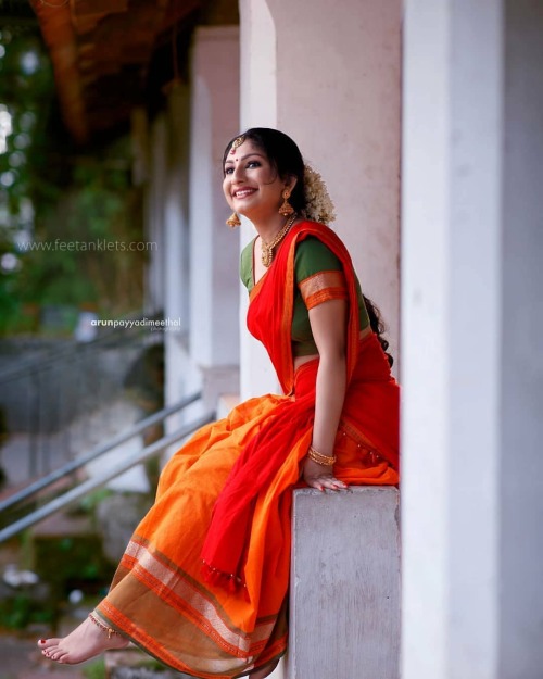 Traditional Style . . In frame @__thulasi . . Photo&amp;Retouch @arun_payyadimeethal . . Camera Ass