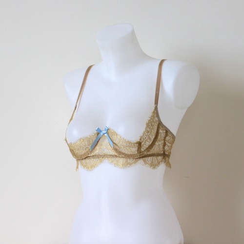 Oh. Oh yes. I’ll take this set, the Polka Dot Mesh Tong & Overwire Bra, and the Cream & Gold