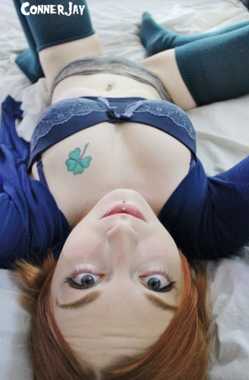 camgirlstake:  This week’s featured #CamgirlsTakeCali attendee is the stunning ConnerJay (or CJ if you’re in the know). CJ is a 2nd time attendee of a “Camgirls Take…” event and I’m so glad she’s coming back. She’s a gorgeous redhead with