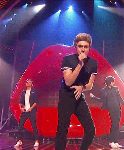 lovelytomlinsn:  One Direction X Factor US Final - Kiss You (c) 