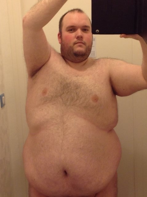 luvbigbelly:  This guy is just HOT!