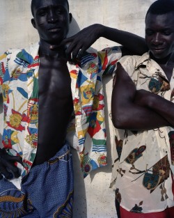 riggu:  In and Out of Fashion by Viviane Sassen