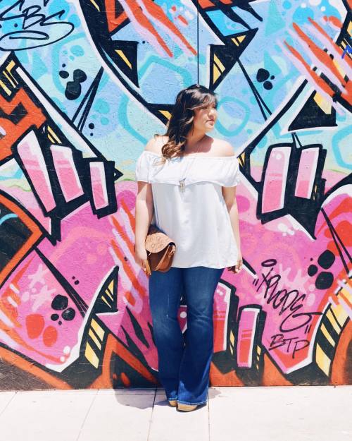 New post up! Currently obsessed with these leg-lengthening flares from @OldNavy! Paired them with an