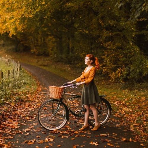 theclotheshorse: Wearing the loveliest pieces from @tigalilyclothing on an autumn bike ride. Not pic