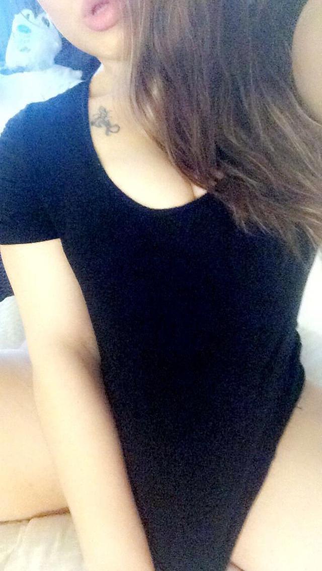 latinashunter:  Beautiful Thick Busty Latina. DAAAAYUUUMMMM!!!! 😍❤😍❤😍