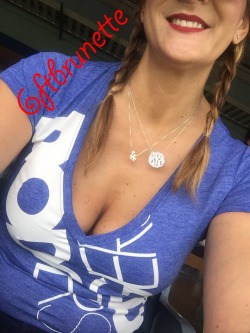 6ftbrunette:  Play Ball⚾️. It’s a beautiful day for a ballgame ⚾️💙⚾️  😍😋