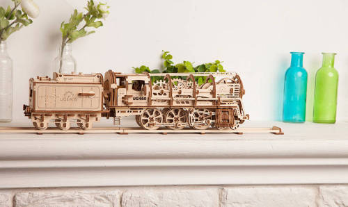 mulgarath: culturenlifestyle:  Timeless Hand Assembled Mechanical Wooden Models By UGEARS UGEARS is a set of miniature mechanical models of train, trams, tractors, engines and other motor devices.  These extravagant locomotive models are churned into