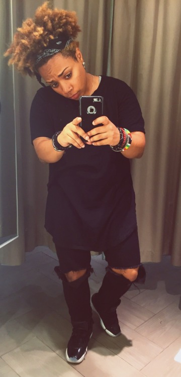 afronautic:  Fitting room selfies…Only outfit I liked was the one I was already wearing… *shrugs*