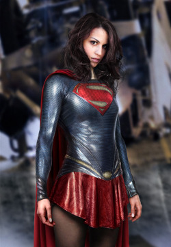 hubungus:  Adelaide Kane as Supergirl