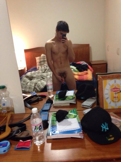 flood-shadow-in-zoo:  Latino Twink Cock Show 