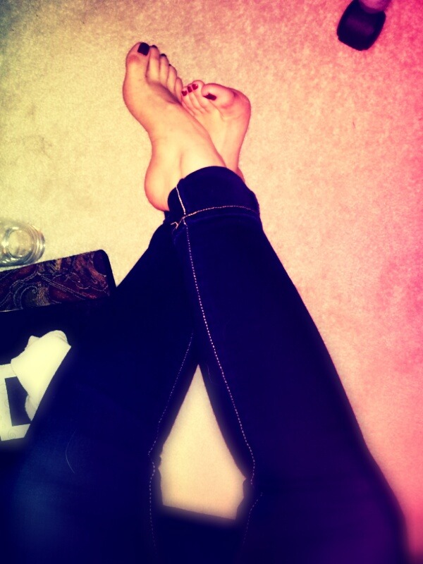 lilithdiana:  New toe color, OPI’s I’ve got the blues for red.