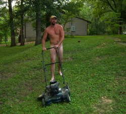 Nudist gardenerhttp://blogzen00.tumblr.com/