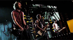 kissthepasts:  5 Seconds of Summer performing at the 2014 Billboard Music Awards 