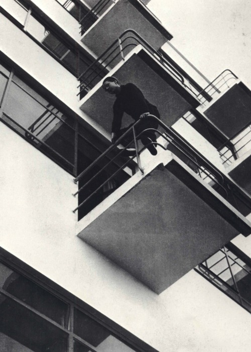nonewerblack: László Moholy-Nagy - Dessau (1928)