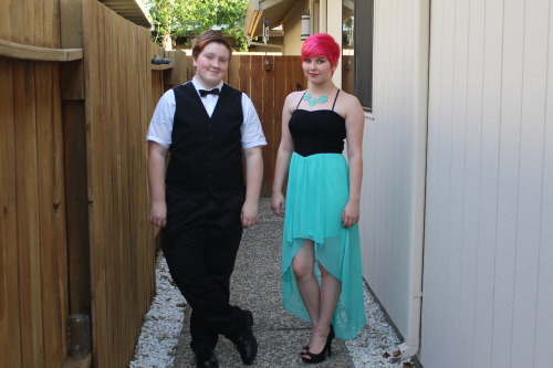 gaayybriel:  So basically i looked hella cute at queer prom (oh also i got my hair dyed today w