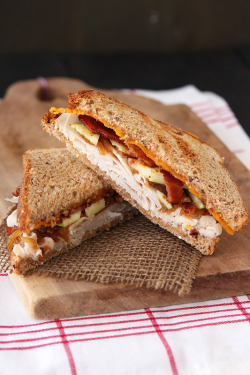 do-not-touch-my-food:  Natie Bomb Turkey Sandwiches