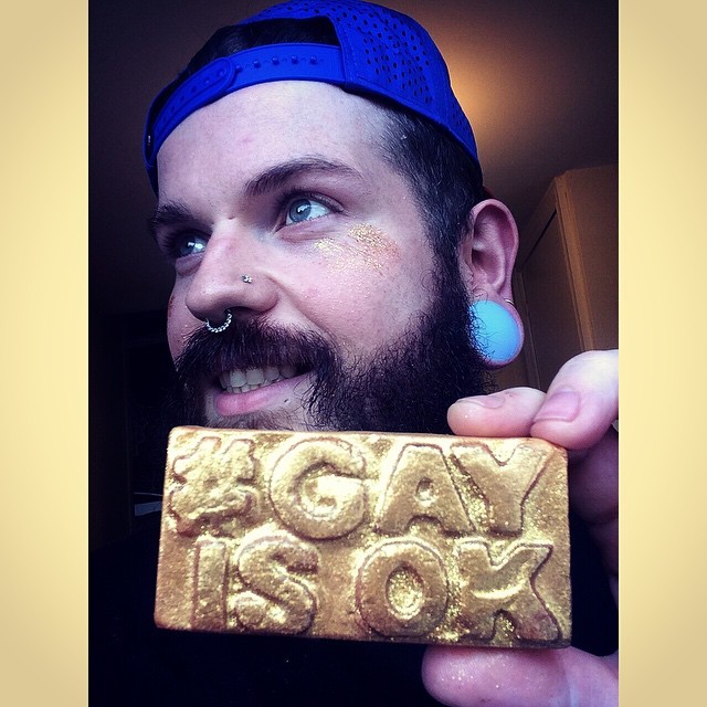 lipmystockingz:
“Dropped by to grab me this gold slab of goodness from @lushexeter #gayisok 💛👬💛
”