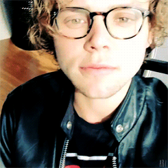 heartbreakirwin:  ashtonirwin: Mornin x 