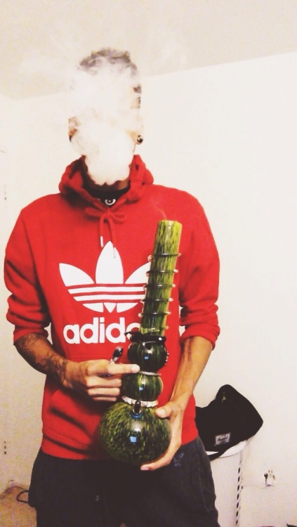 dopedinwonderland:  high high high lost in those clouds 