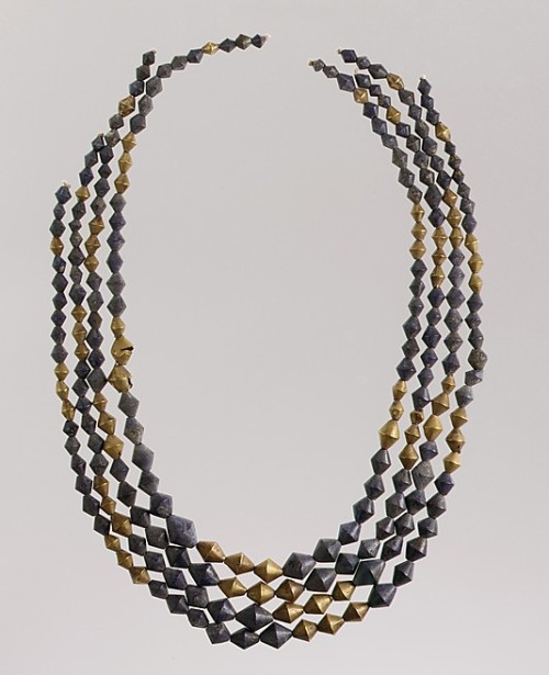 amphitrite-aphrodite:Necklace beads / Sumerian / 2600-2500 B.C.