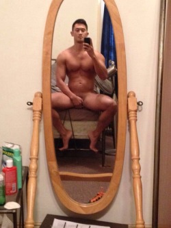 kenzwong:  bigyellowbananas:  We love our mirrors.  I love urs 