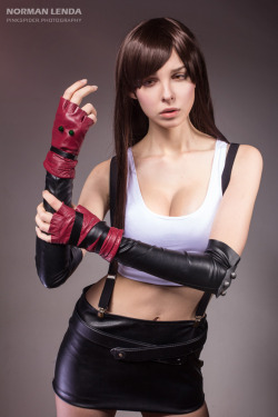 cosplay-ladies:Tifa Lockhart by SatsuMadAtelier