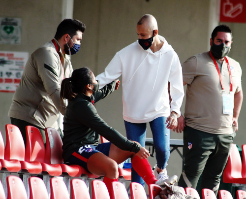Virginia Torrecilla and Leicy Santos of Atlético Madrid during Primera Iberdrola match between Atlét