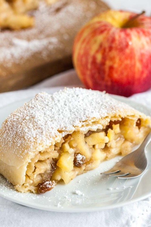 foodffs:Apple Strudel is much easier to make from scratch than you think! With its flaky crust and a