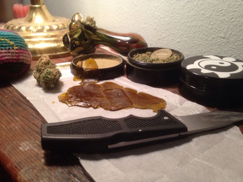 veraisastoner:tiannajuana:Set up to get hiiiiighly medicated💨  😍😍😍😍