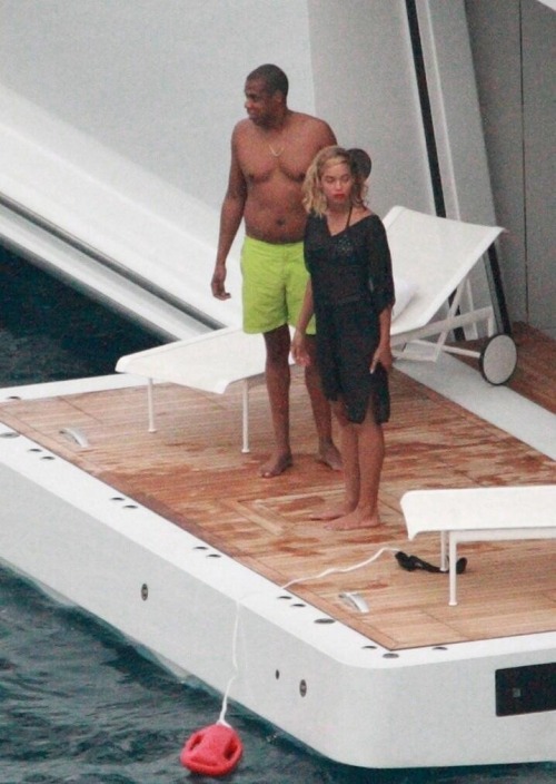 hellyeahbeyonce:  Bonnie and Clyde