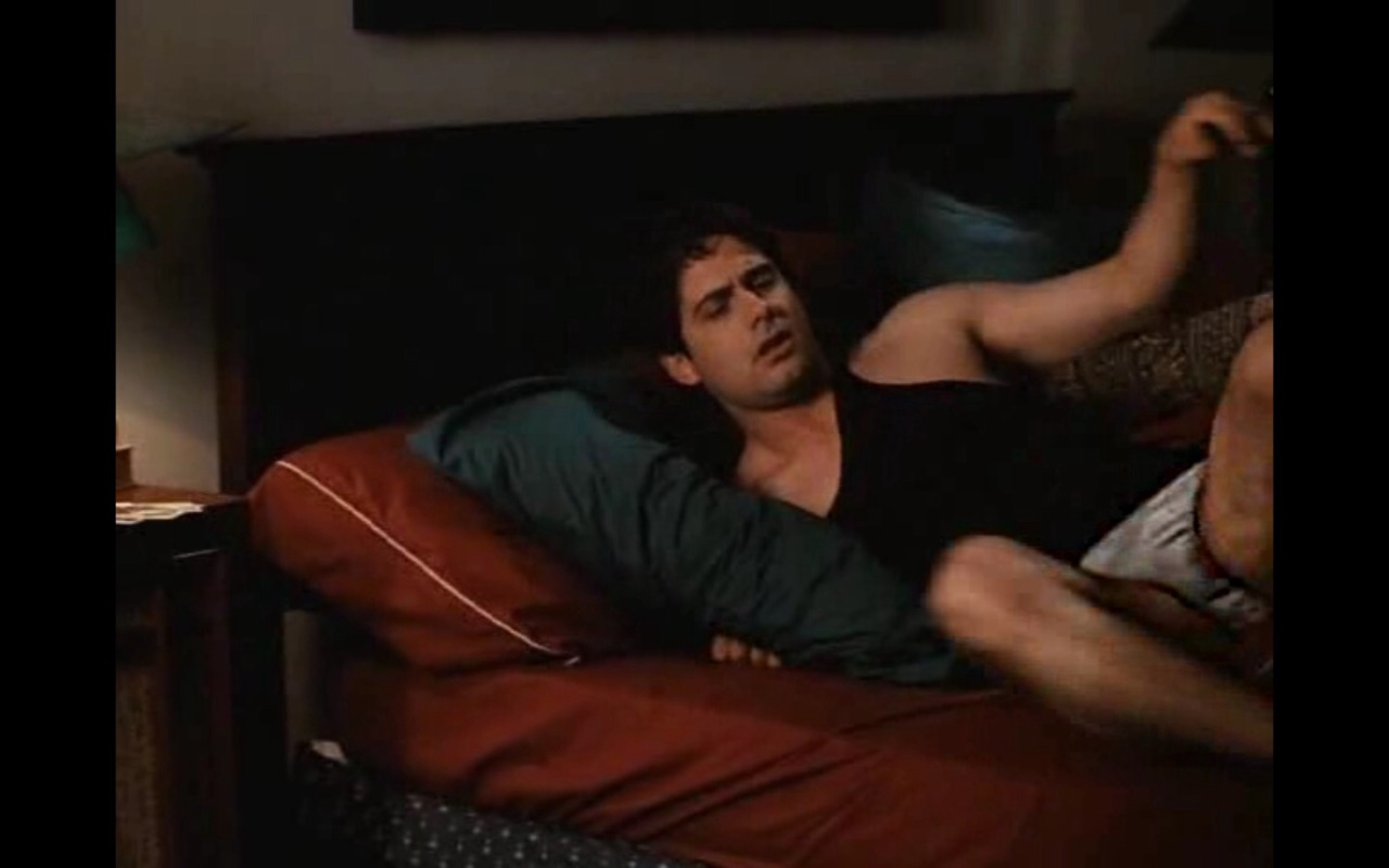 malecelebreport:  Zach Galligan -bulge 